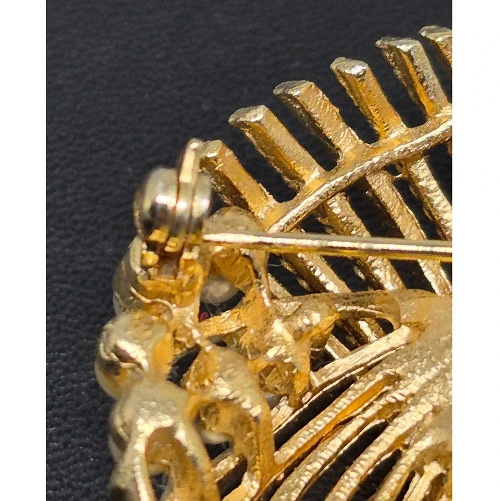 Vintage Lisner Brooch Woman Gold Faux Pearl Rhinestone Sunburst Spray Pin READ